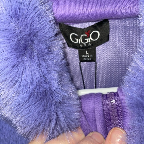 NWT Women’s Large Gigio Purple Faux Fur Zip Up Jacket - Picture 3 of 5